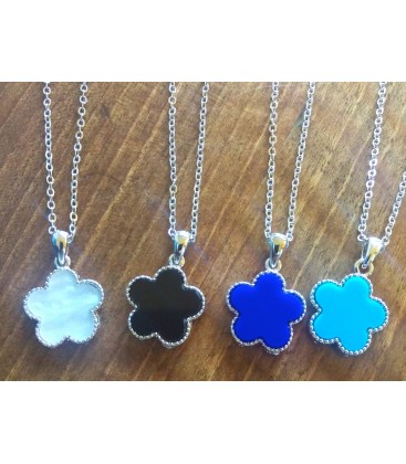 collier fleur pétale