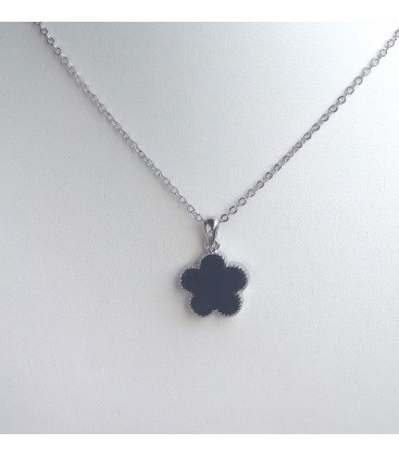 collier fleur pétale