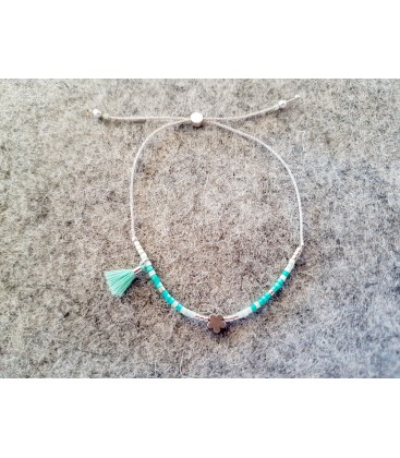 Bracelet petites perles vertes-fleur